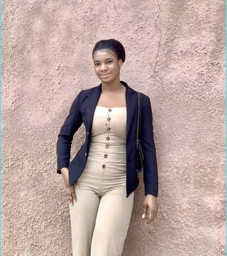 Profil candidat Dosso Chiami - Assistante communication, réceptionniste, conseiller clientèle, secrétaire