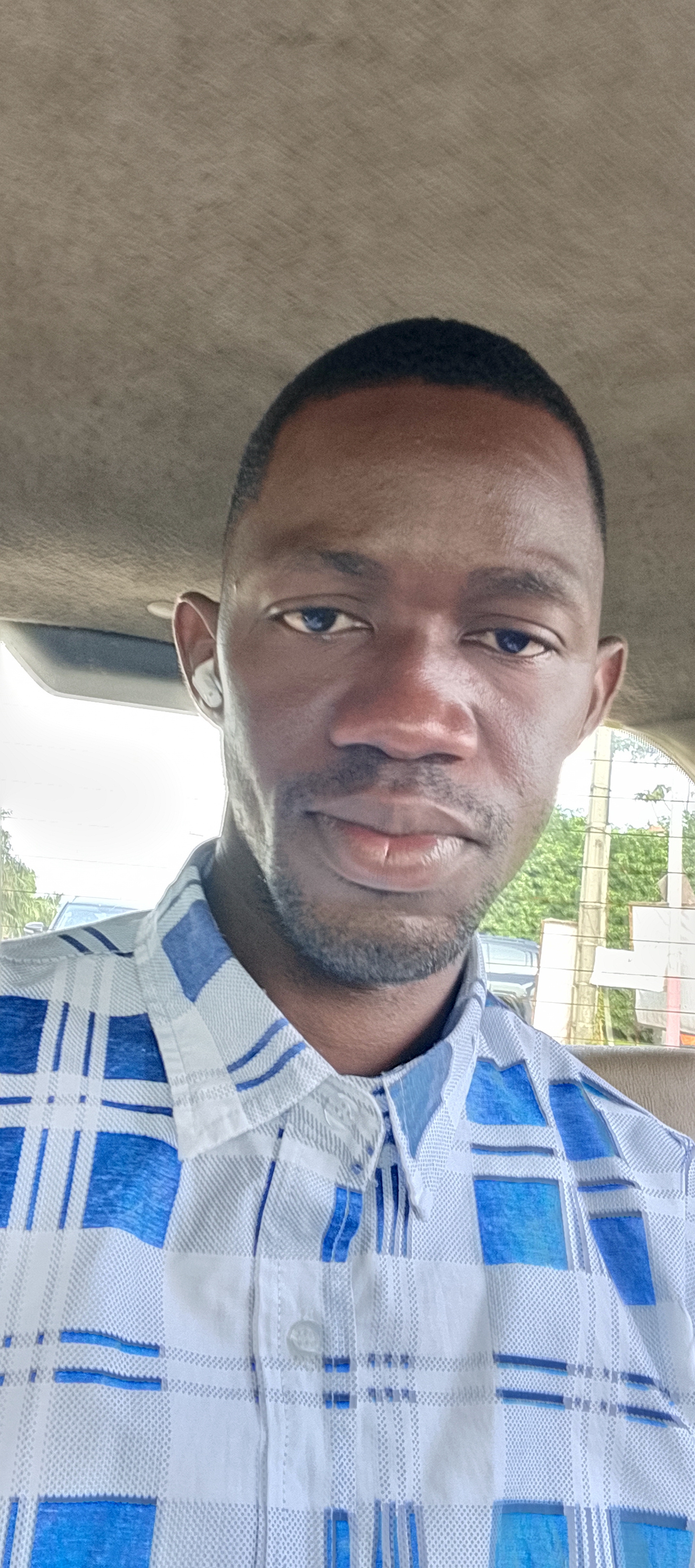 Profil candidat M'bra Kouame Eugène - Comptable ou assistant comptable ou encore comptable free lance
