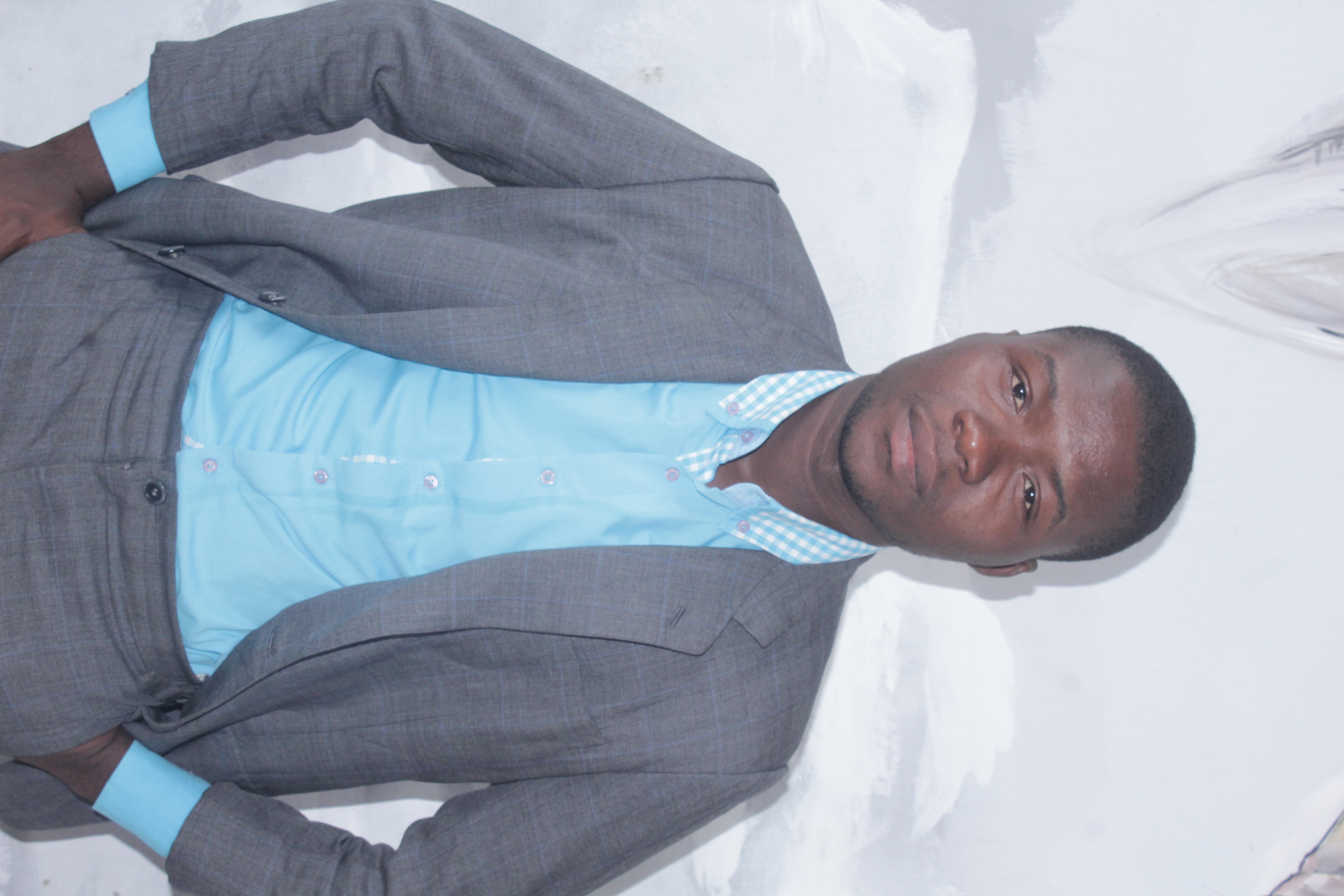 Profil candidat DOUHOU ESMONNE GUY FABRICE - FINANCE COMPTABILITÉ