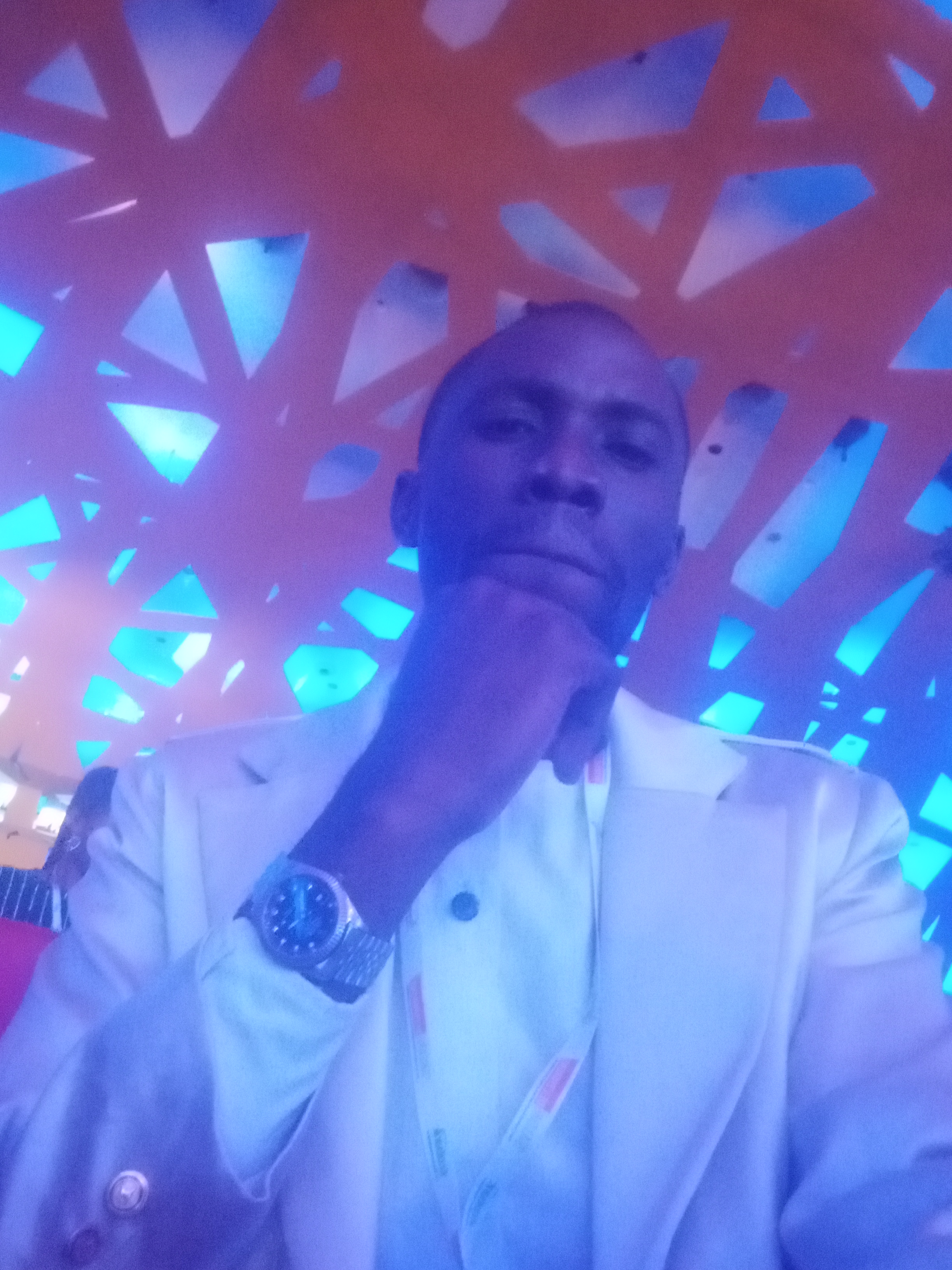 Profil candidat Tie bi Boli Arnaud - Commerce, marketing communication, gestion