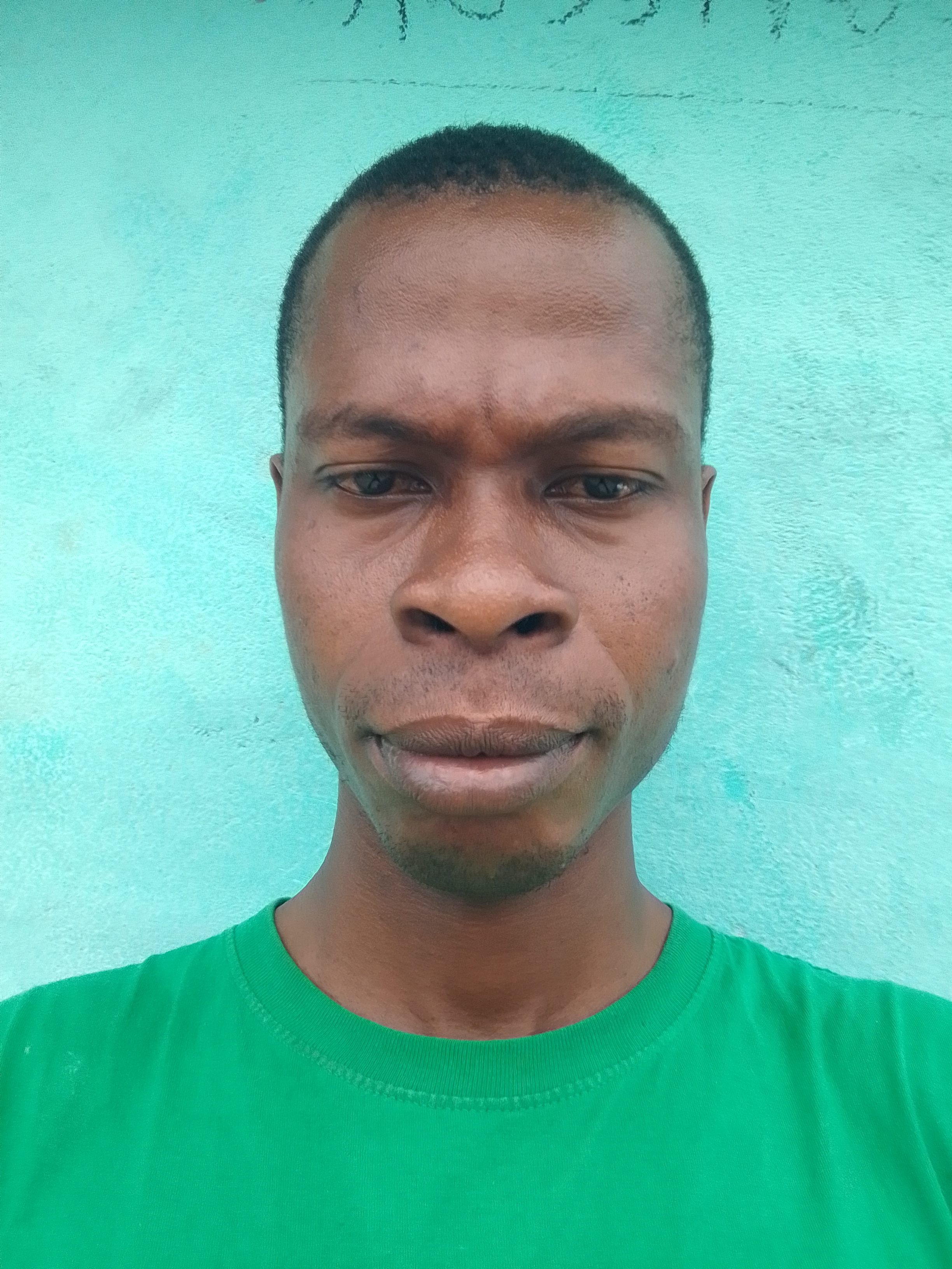 Profil candidat AHUI JOSUE VALENTIN - Superviseur commercial, technico-commercial tout au poste